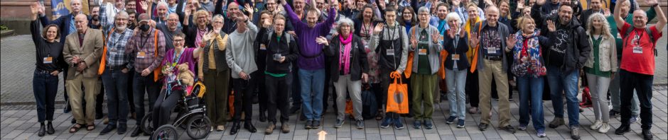 Mehr Zulauf denn je: Gruppenbild von der WikiCon 2024 in Wiesbaden (Foto: Martin Kraft, CC BY-SA 4.0)