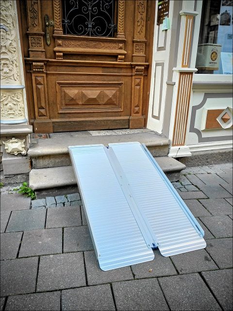 Rollstuhlrampe des FürthWiki-Ladens (Foto: Ralph Stenzel)